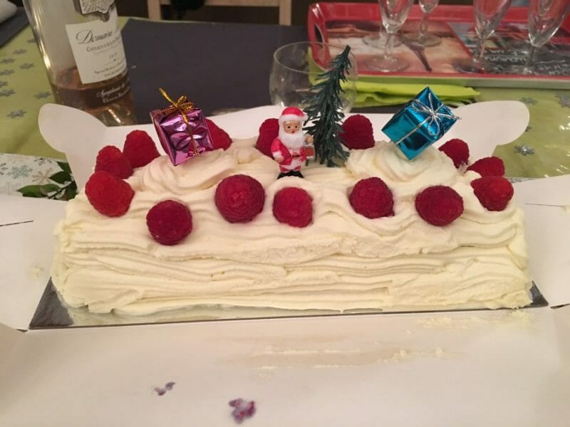 Cliquez pour zoomer ! Bûche de Noël framboises et chocolat blanc Thermomix par carinestla