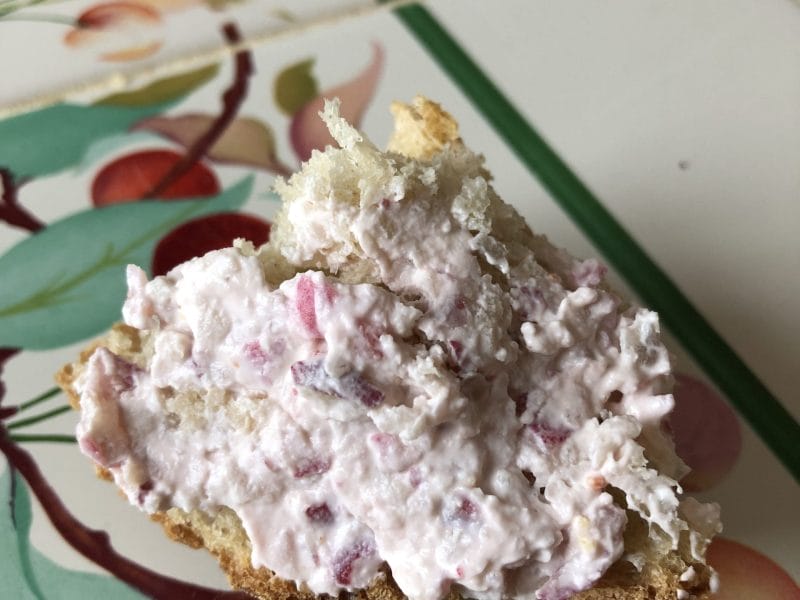 Cliquez pour zoomer ! Rillettes de radis roses au cheese cream Thermomix par Carole HR
