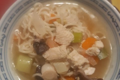 Cliquez pour zoomer ! Bouillon Chinois, poulet et poireaux au Thermomix