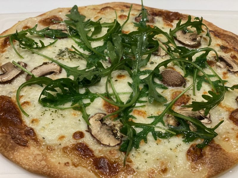 Cliquez pour zoomer ! Pizza blanche aux champignons Thermomix par crumblecannelle