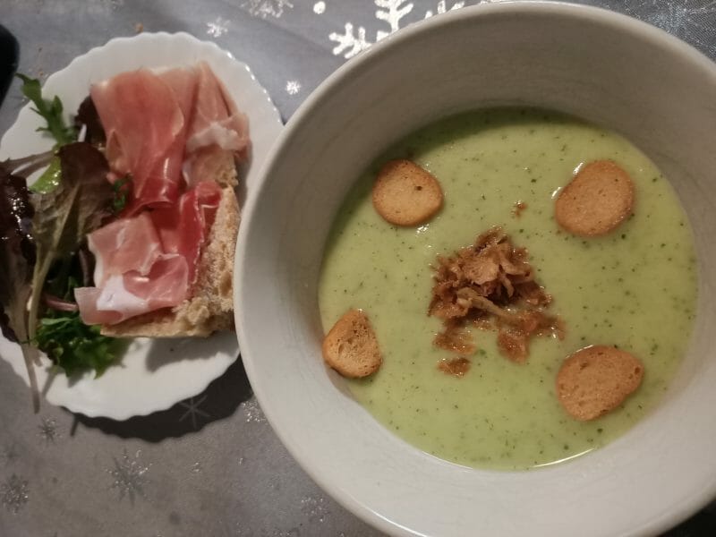 Cliquez pour zoomer ! Velouté de courgettes Thermomix par Laura7407