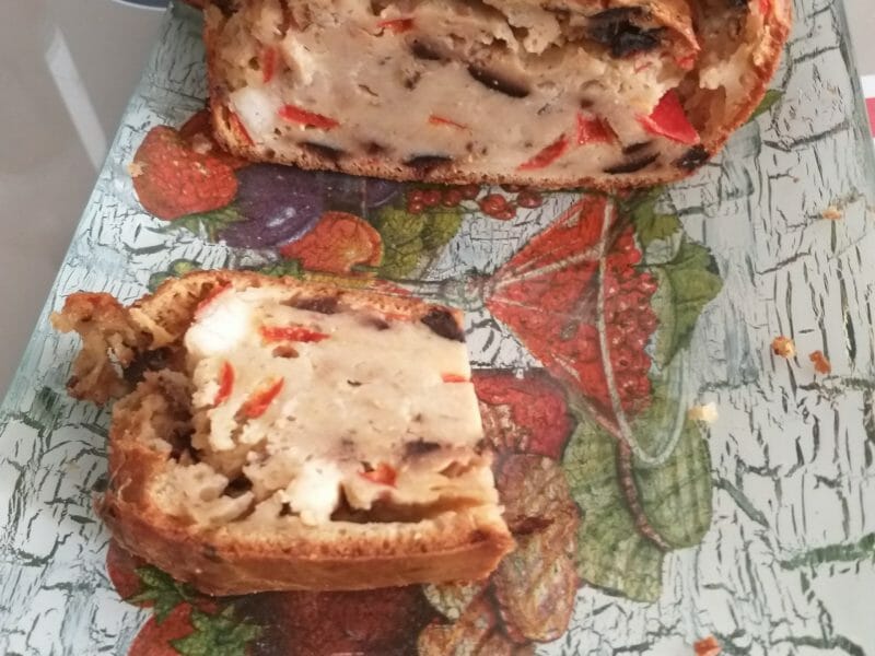 Cliquez pour zoomer ! Cake aux poivrons, fêta et olives Thermomix par Christele14