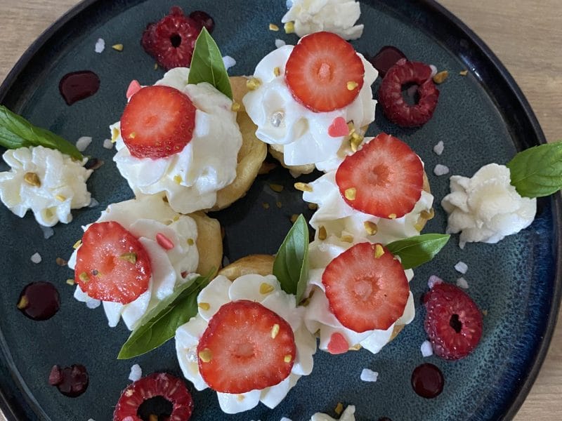 Cliquez pour zoomer ! Éclairs fraises chantilly Thermomix par Julie_A