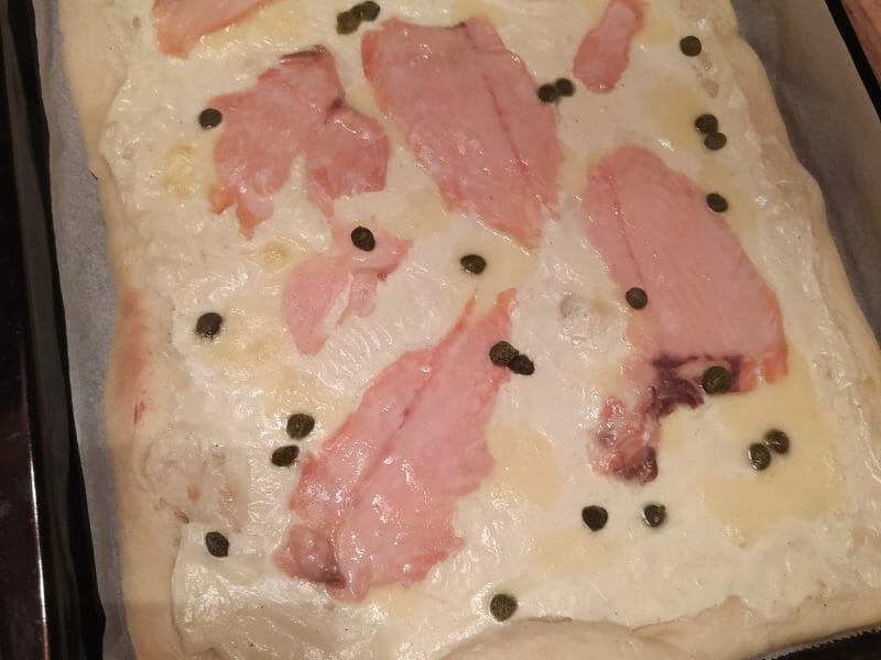 Cliquez pour zoomer ! Pizza au saumon et sauce kiri Thermomix par Estelle_89