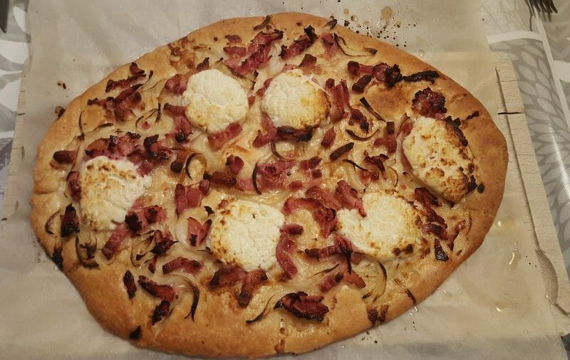 Cliquez pour zoomer ! Fougasse chèvre et lardons Thermomix par Odil