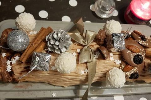 Cliquez pour zoomer ! Bûche de Noël framboises et chocolat blanc Thermomix par catloveuse67