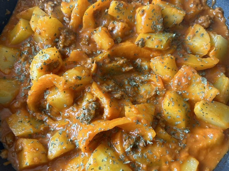 Cliquez pour zoomer ! Boeuf aux poivrons et pommes de terre Thermomix par Alexa08