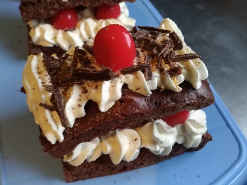 Cliquez pour zoomer ! Bûche forêt noire Thermomix par Fangtasia