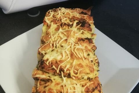 Cliquez pour zoomer ! Pain à l’ail, persil et mozzarella Thermomix par Stephanie_59