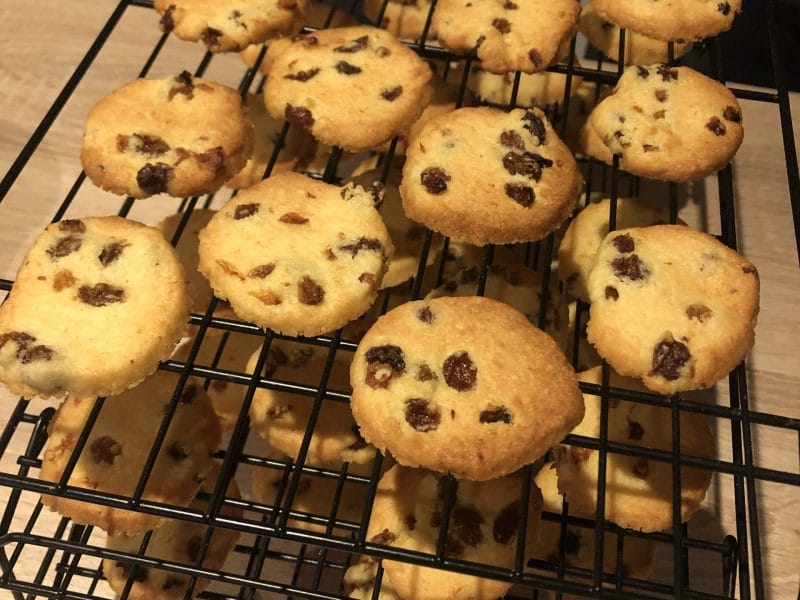 Cliquez pour zoomer ! Sablés aux raisins secs et au rhum Thermomix par Emi_5