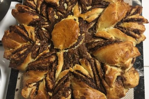 Cliquez pour zoomer ! Brioche étoilée au Nutella au Thermomix