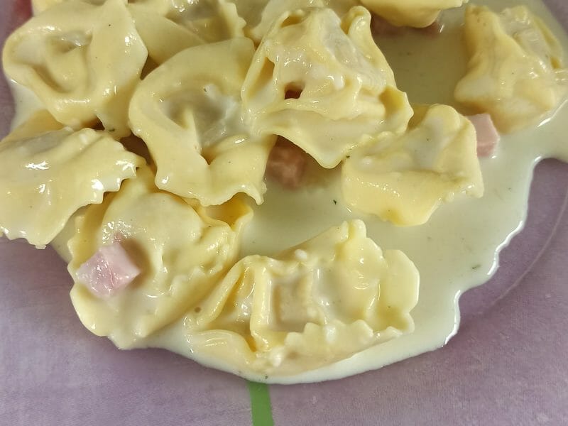 Cliquez pour zoomer ! Tortellini sauce crémeuse au jambon Thermomix par steff90