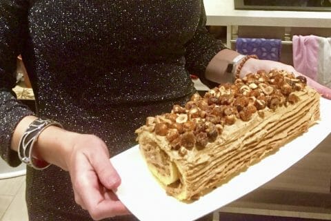 Cliquez pour zoomer ! Bûche pralinée aux éclats de noisettes caramélisés Thermomix par d6bel