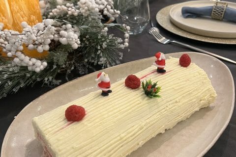 Cliquez pour zoomer ! Bûche de Noël framboises et chocolat blanc Thermomix par Shaton