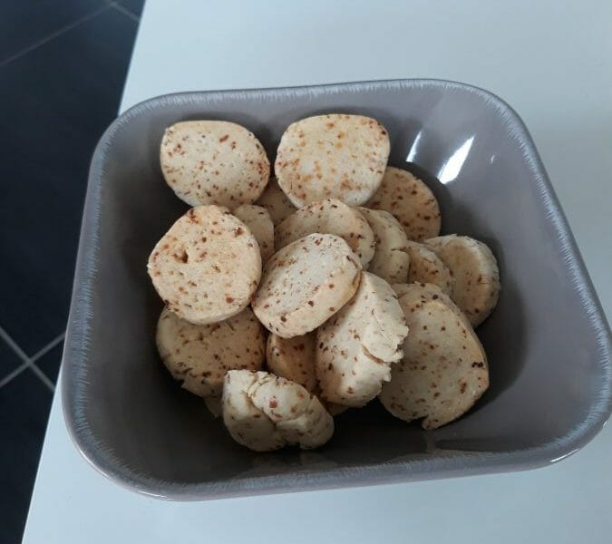 Cliquez pour zoomer ! Biscuits apéritif crème et oignon Thermomix par Emeline Durand