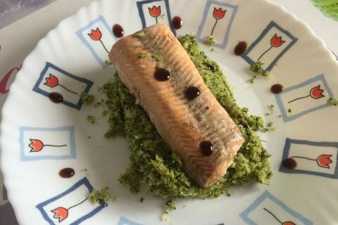 Cliquez pour zoomer ! Saumon sur purée de brocolis au Thermomix