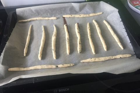 Cliquez pour zoomer ! Gressins parmesan basilic au Thermomix