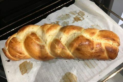 Cliquez pour zoomer ! Brioche tressée à la mie filante au Thermomix