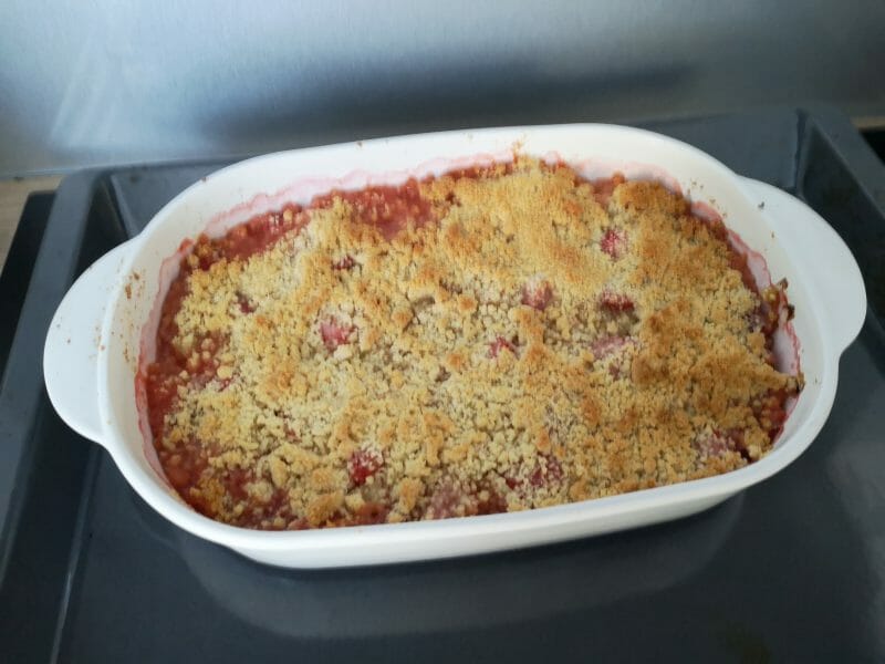 Cliquez pour zoomer ! Crumble fraise rhubarbe et noix de coco Thermomix par dina4474