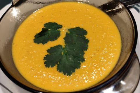 Cliquez pour zoomer ! Velouté de carottes et poivrons rouges Thermomix par soleil13