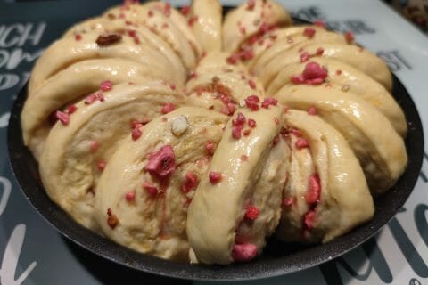 Cliquez pour zoomer ! Brioche aux pralines roses Thermomix par soleil13