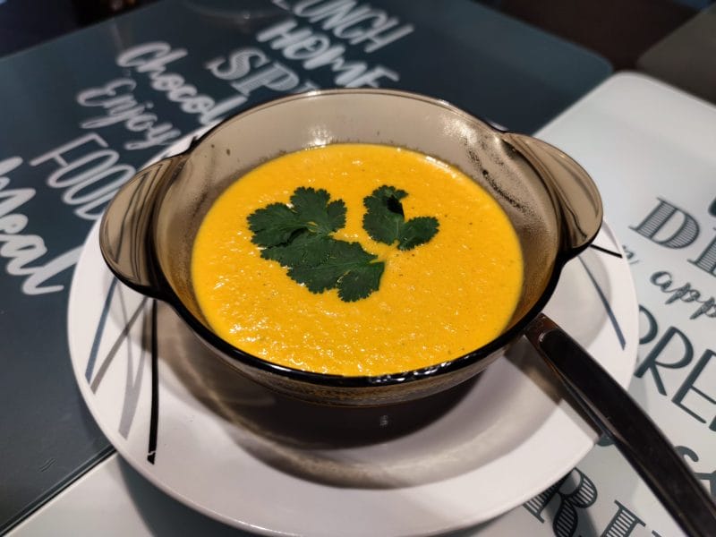 Cliquez pour zoomer ! Velouté de carottes et poivrons rouges Thermomix par soleil13