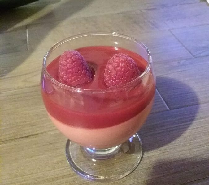 Cliquez pour zoomer ! Mousse à la framboise et son coulis Thermomix par Isa29270
