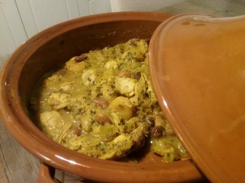Poulet rôti au four à la marocaine (djaj daghmira)
