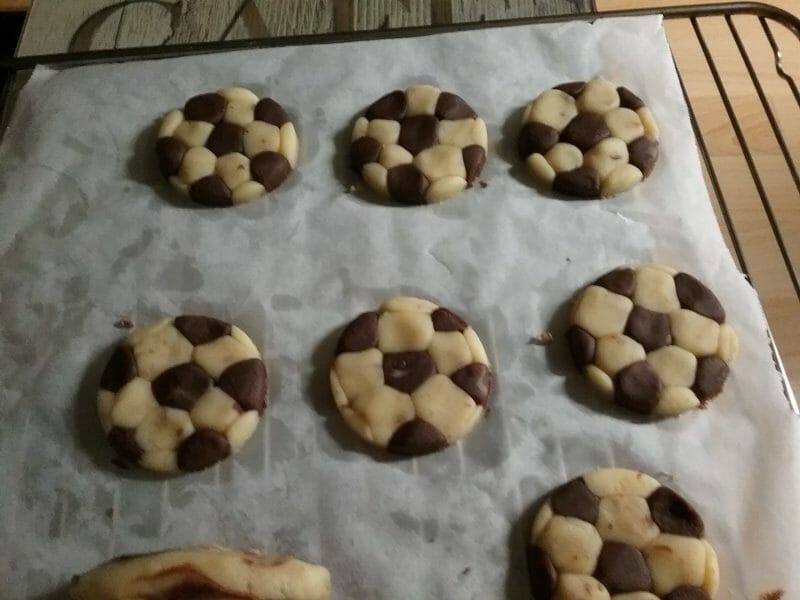 Cliquez pour zoomer ! Biscuits ballon de foot Thermomix par Isa29270