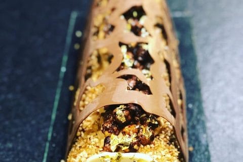 Cliquez pour zoomer ! Bûche pralinée aux éclats de noisettes caramélisés Thermomix par Marie_Jo34