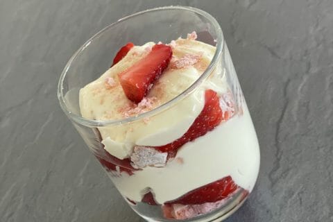 Cliquez pour zoomer ! Délices fraises et chocolat blanc Thermomix par Gwendo86