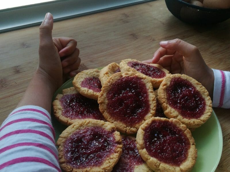 Cliquez pour zoomer ! Jam drops – Biscuits à la confiture Thermomix par dowilla