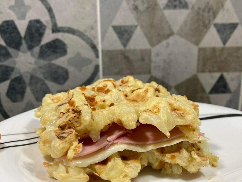 Cliquez pour zoomer ! Galettes de chou-fleur et sauce yaourt Thermomix par EmeB37