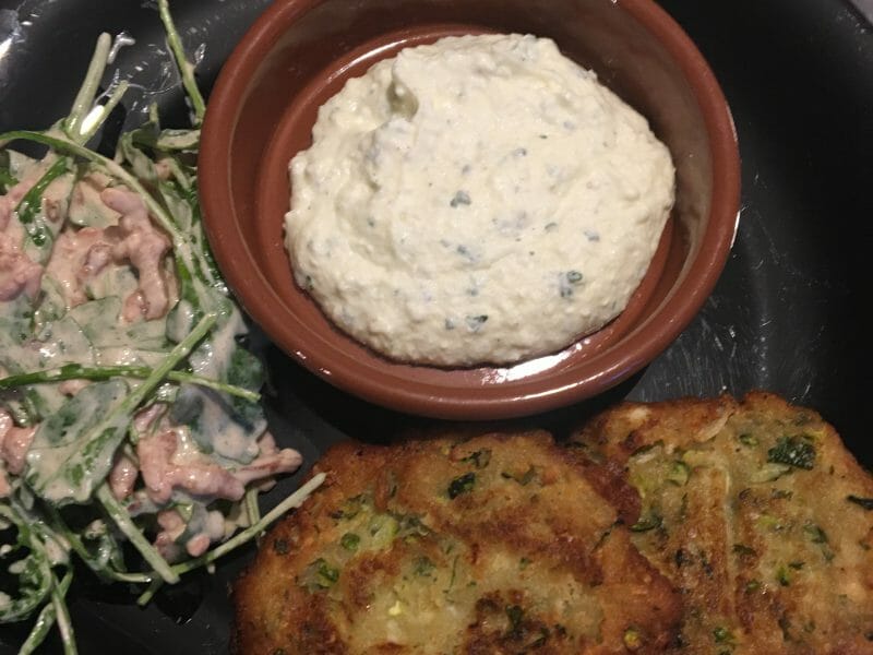 Cliquez pour zoomer ! Galettes de courgettes grecques Thermomix par Jennifix