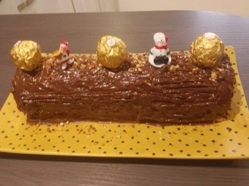 Cliquez pour zoomer ! Bûche Ferrero Rocher Thermomix par Fanou3421