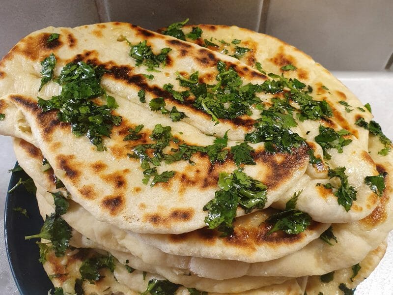 Cliquez pour zoomer ! Naans à l’ail et à la coriandre Thermomix par Zarbille