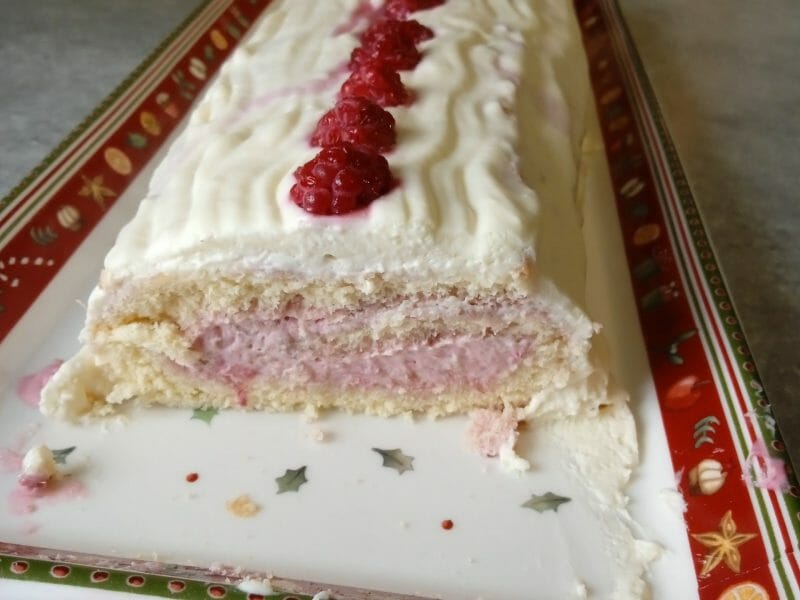 Cliquez pour zoomer ! Bûche de Noël framboises et chocolat blanc Thermomix par dubois54