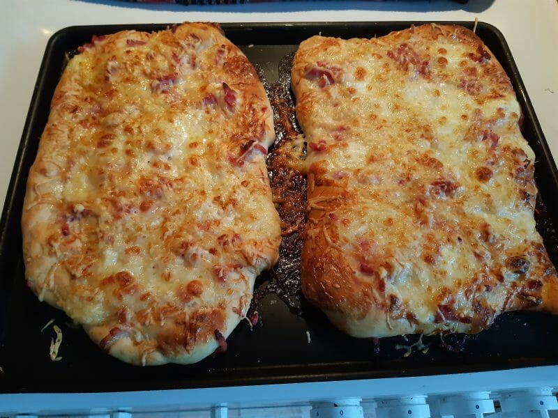 Cliquez pour zoomer ! Fougasse chèvre et lardons Thermomix par jodinette