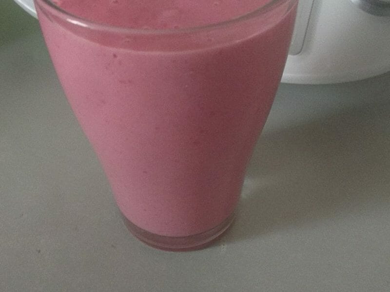 Cliquez pour zoomer ! Milk-shake fraise banane Thermomix par annah974