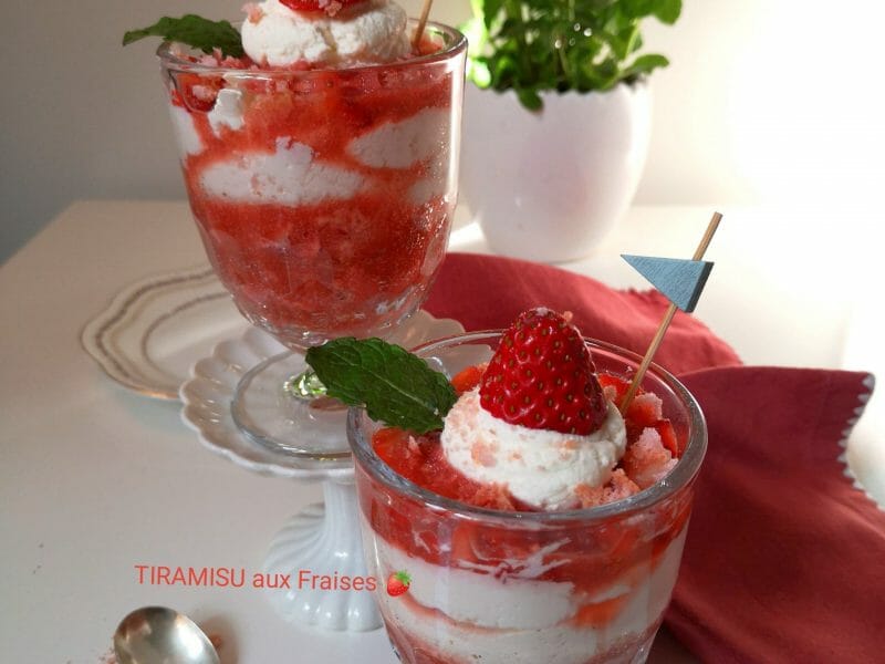 Cliquez pour zoomer ! Tiramisu aux fraises en verrines Thermomix par BRIGITTEtm5