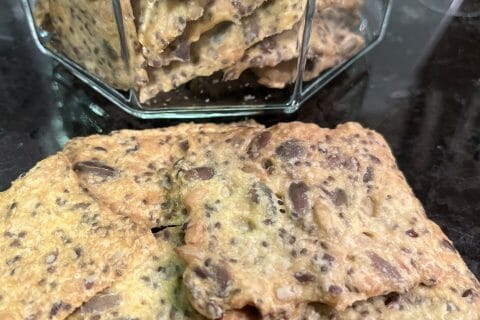 Cliquez pour zoomer ! Crackers salés à l’emmental et aux graines Thermomix par HeleneD75