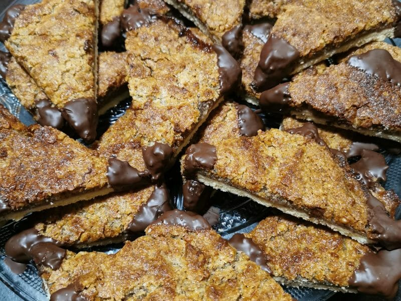 Cliquez pour zoomer ! Triangles aux noisettes Thermomix par Anais_46