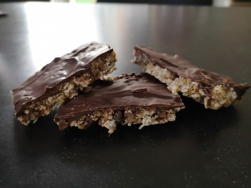 Cliquez pour zoomer ! Barres de céréales à l’avoine, noisettes, banane et chocolat Thermomix par zabou1979