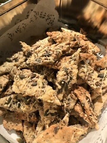 Cliquez pour zoomer ! Crackers salés à l’emmental et aux graines Thermomix par cosmos63