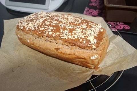 Cliquez pour zoomer ! Pain aux flocons d’avoine et au miel Thermomix par Enolamelie