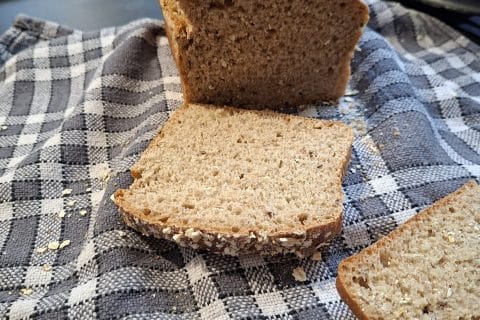 Cliquez pour zoomer ! Pain aux flocons d’avoine et au miel Thermomix par Enolamelie