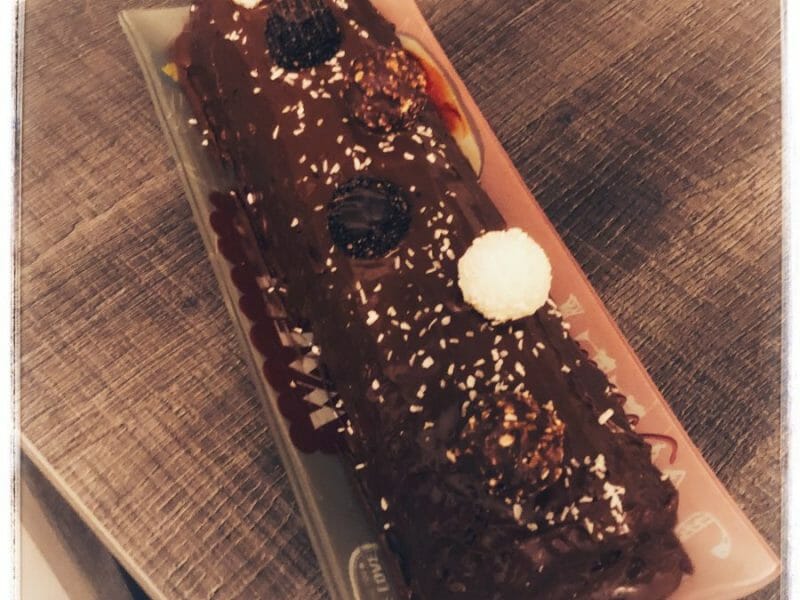 Cliquez pour zoomer ! Bûche Ferrero Rocher Thermomix par CamilleLigaud