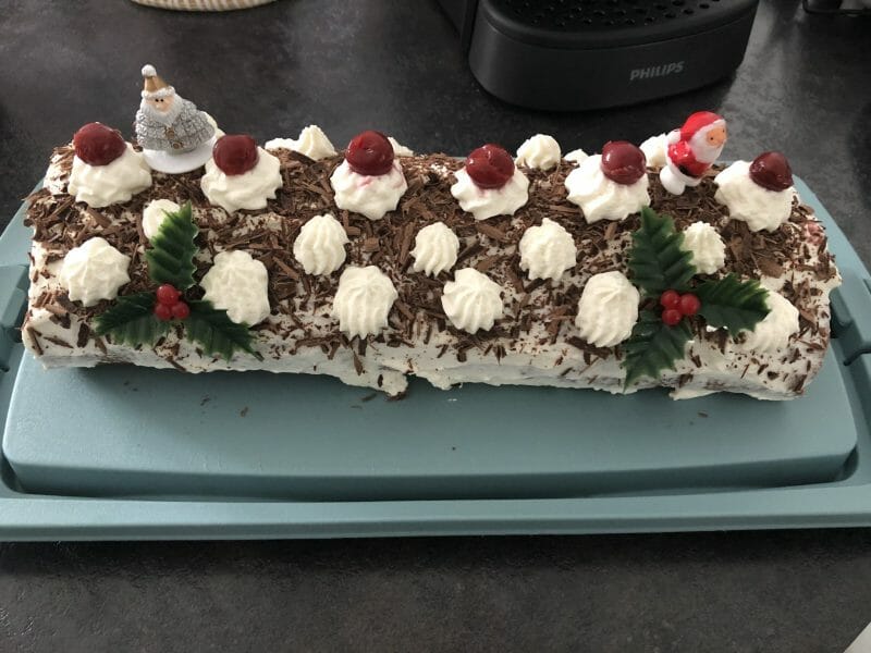 Cliquez pour zoomer ! Bûche forêt noire Thermomix par dolores57