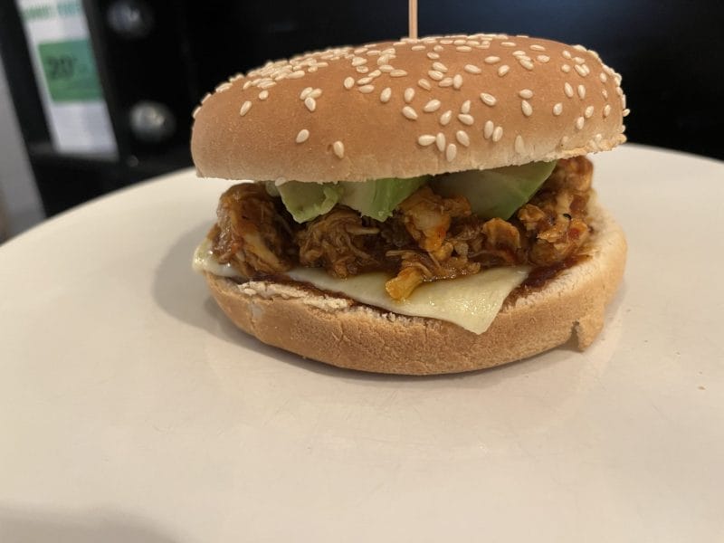 Cliquez pour zoomer ! Burger d’effiloché de poulet Thermomix par Manouille86