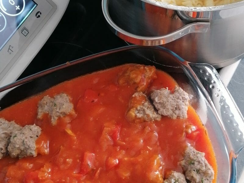 Cliquez pour zoomer ! Boulettes de viandes à la sauce tomate Thermomix par Sabrina_30
